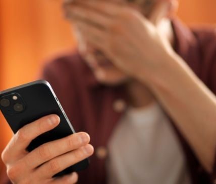 Waspada HP Android Dimata-matai, Begini Cara Mengeceknya